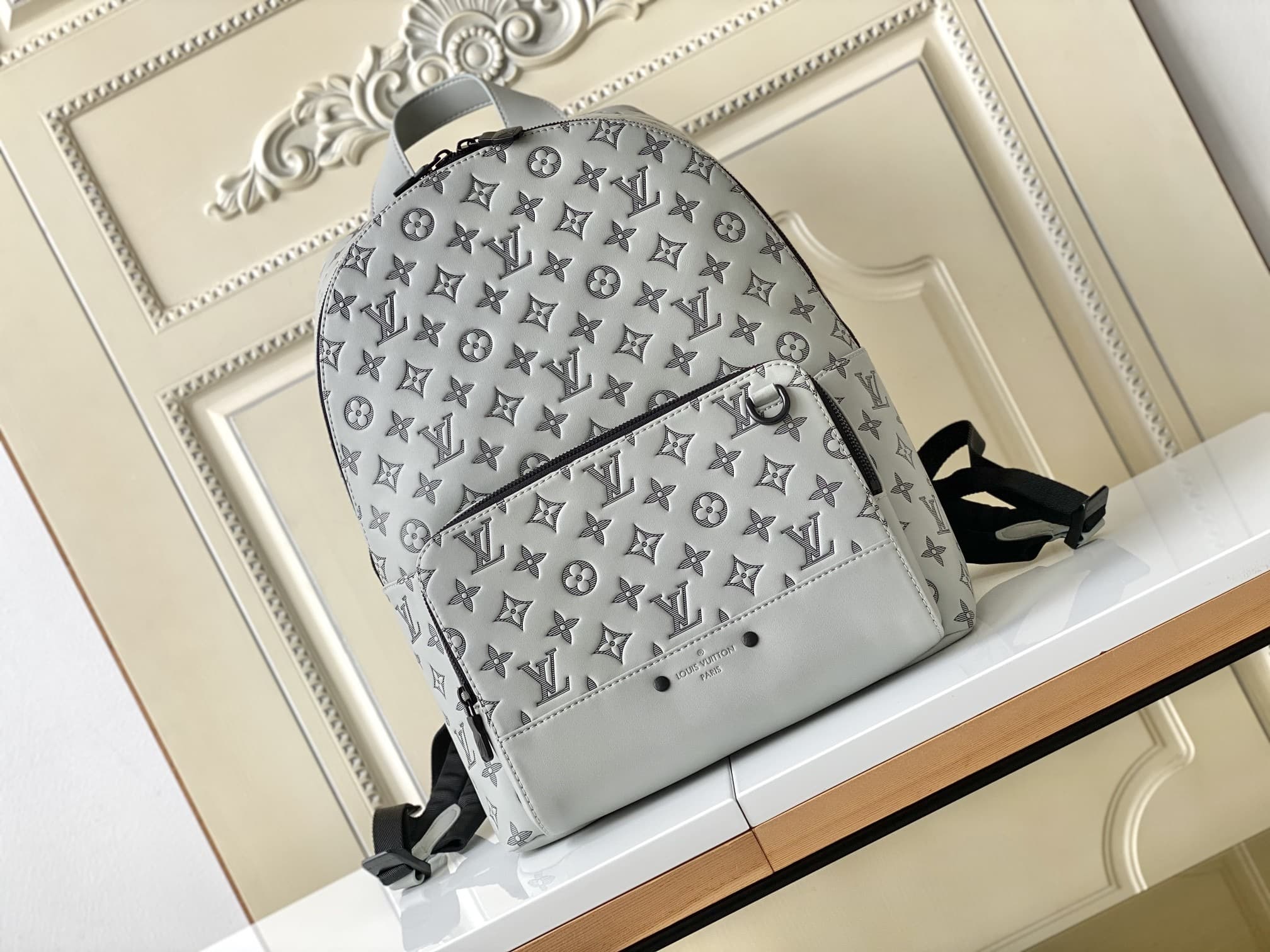 LV Backpack M46105(DM For Price)