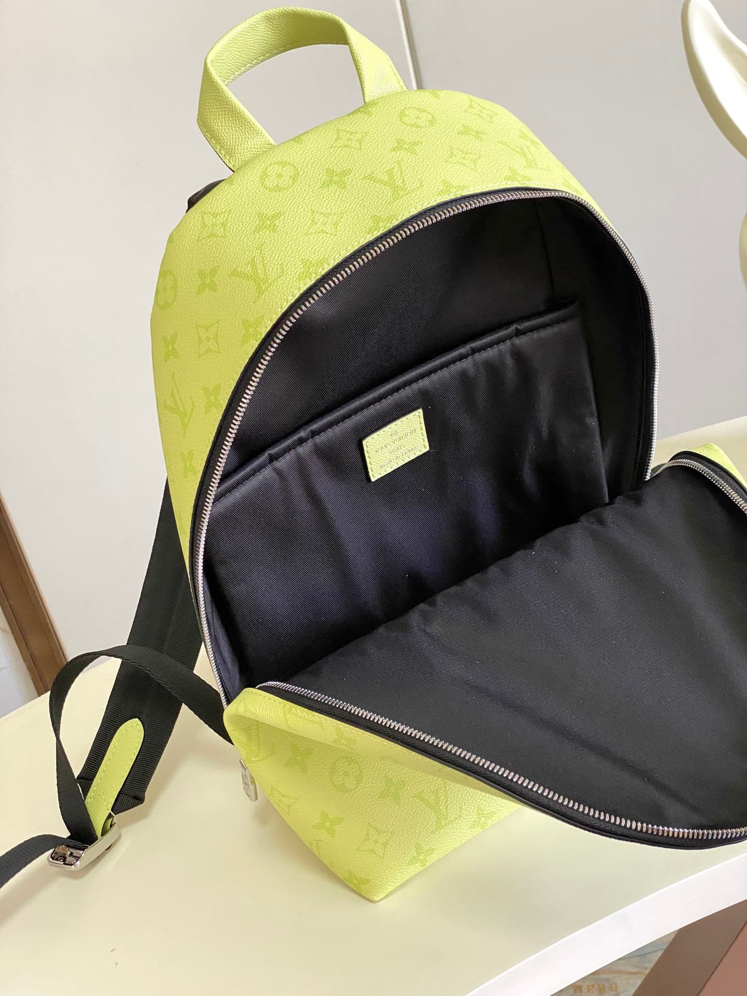 LV Backpack M14076(DM For Price)