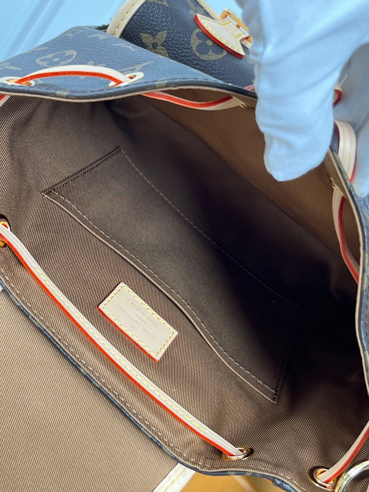 LV Backpack M46932(DM For Price)