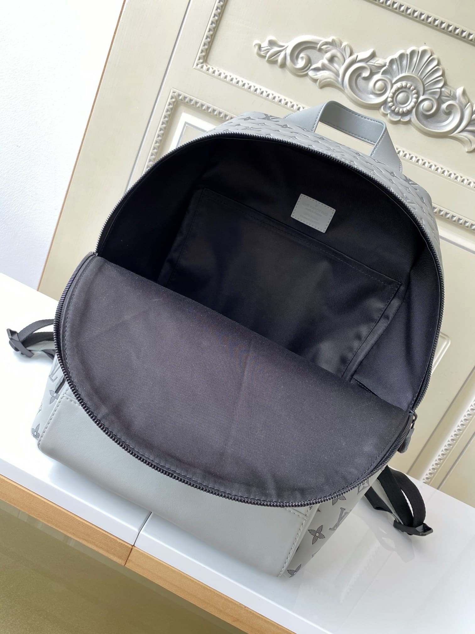 LV Backpack M46105(DM For Price)