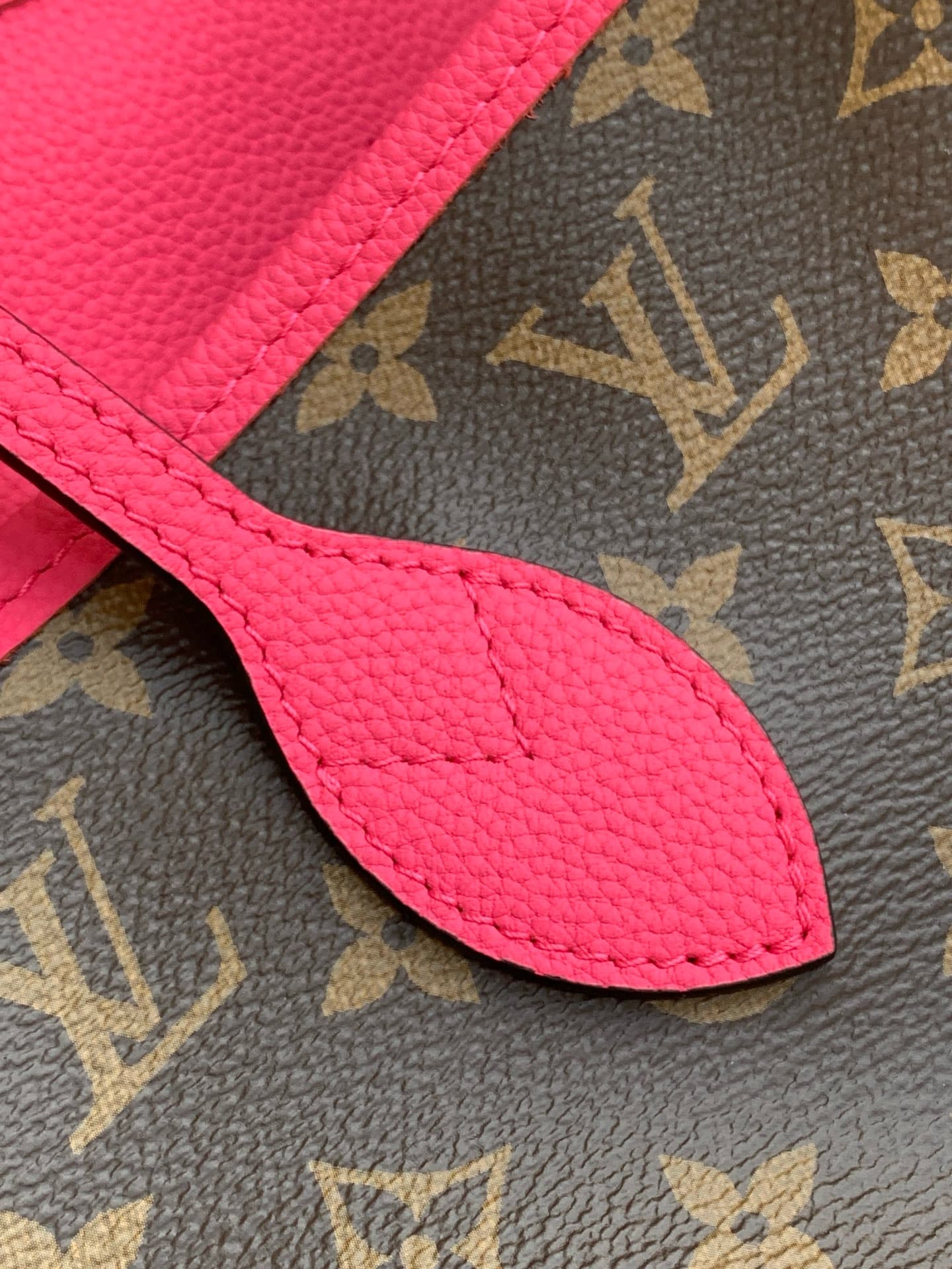 LV Bag Neverfull M12063