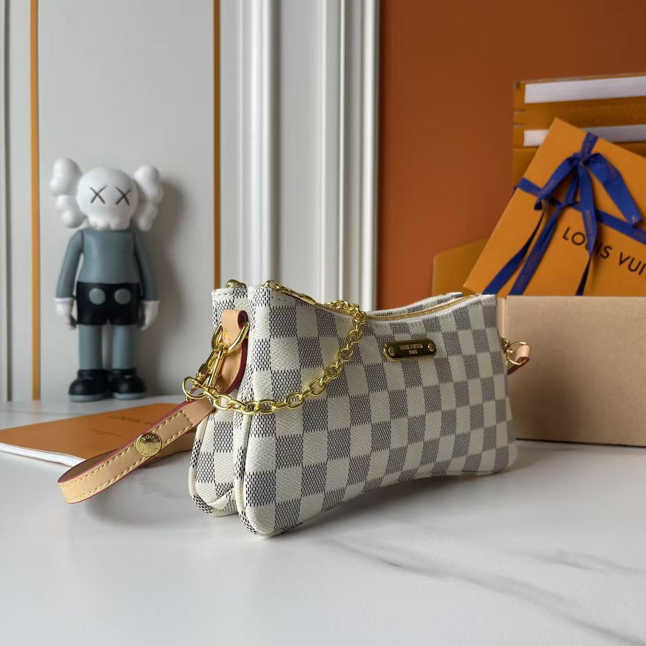 LV Bag M83008