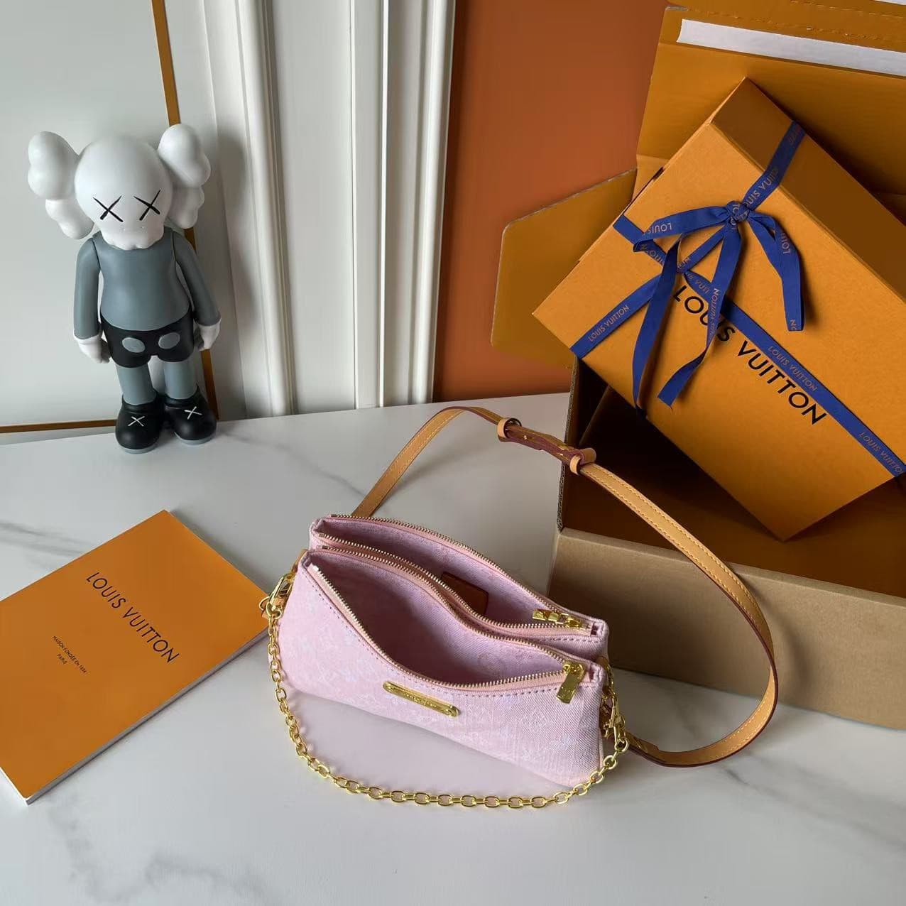 LV Bag M83008