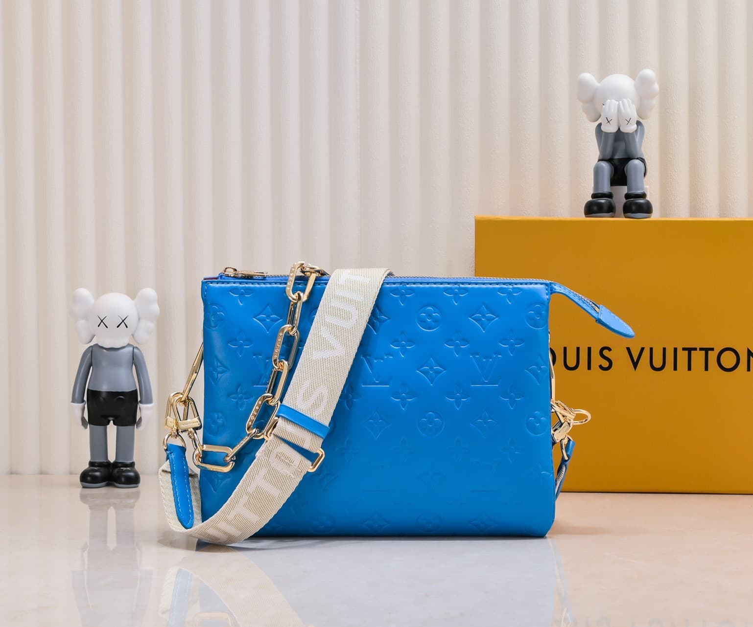LV Bag M58699