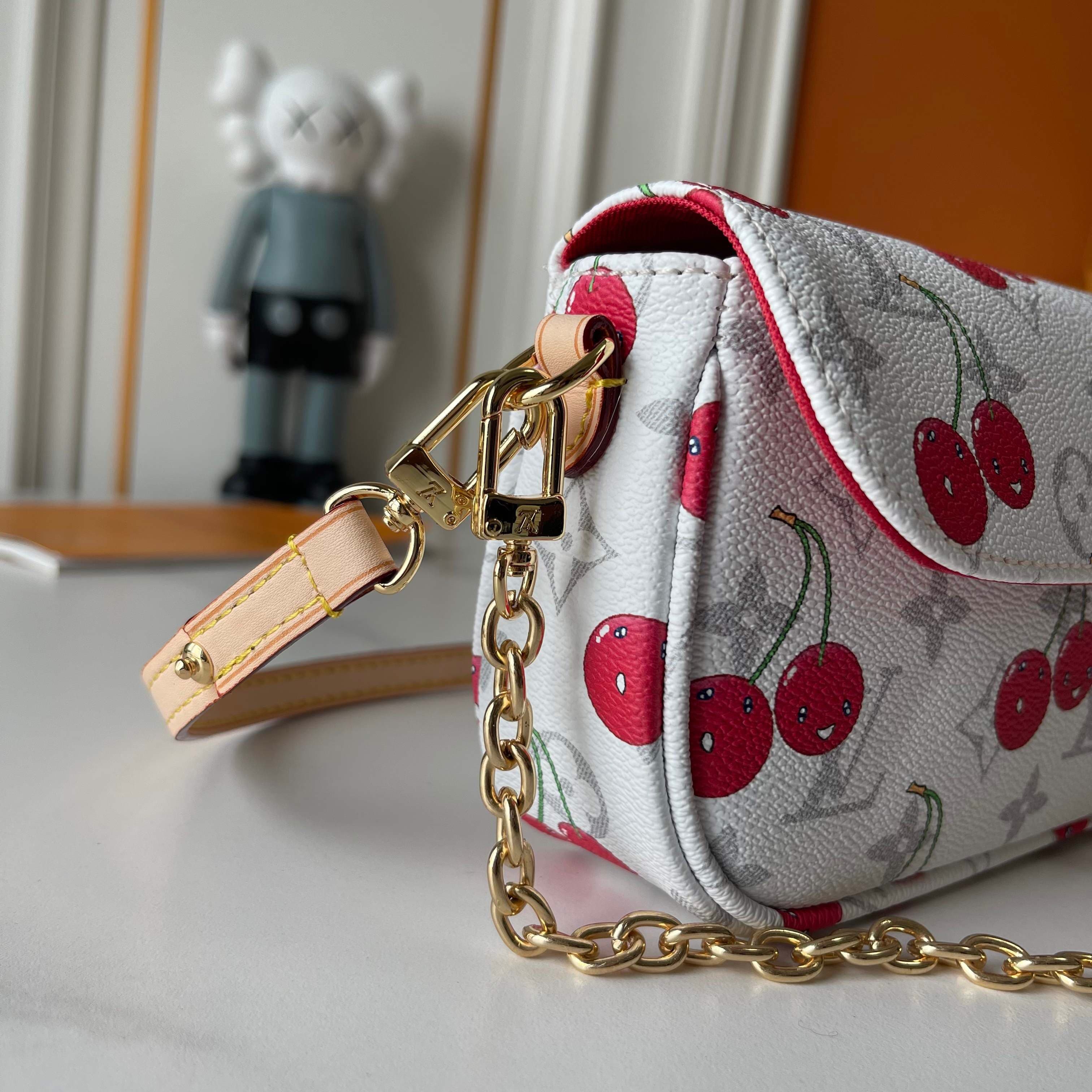 LV Bag M11299