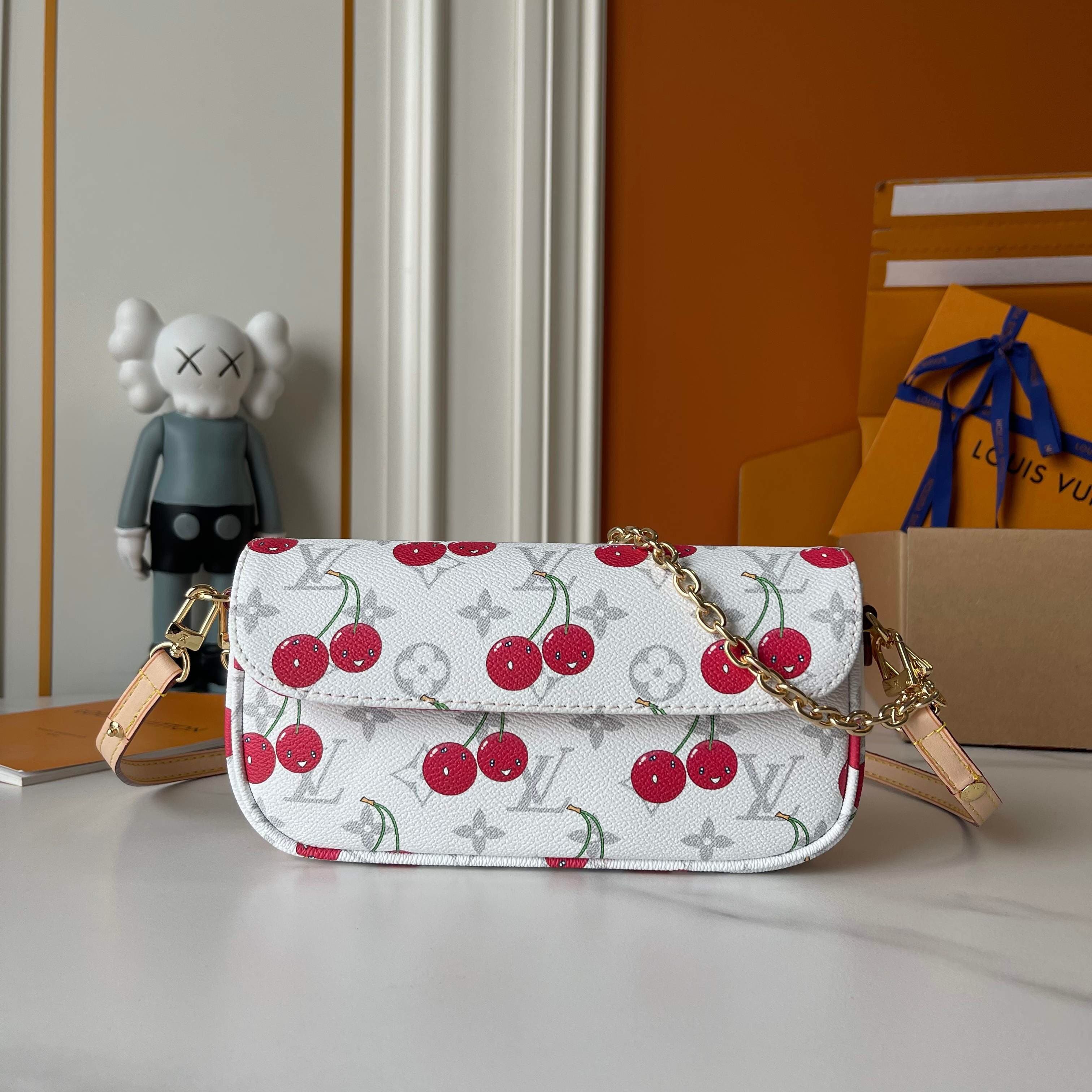 LV Bag M11299