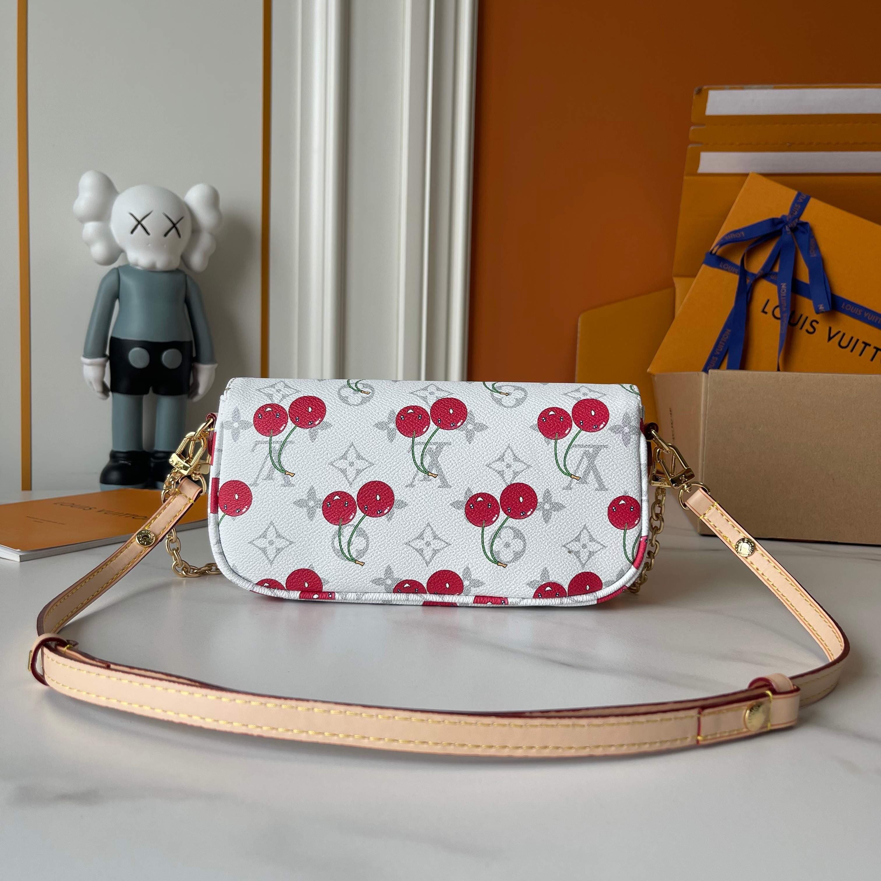 LV Bag M11299