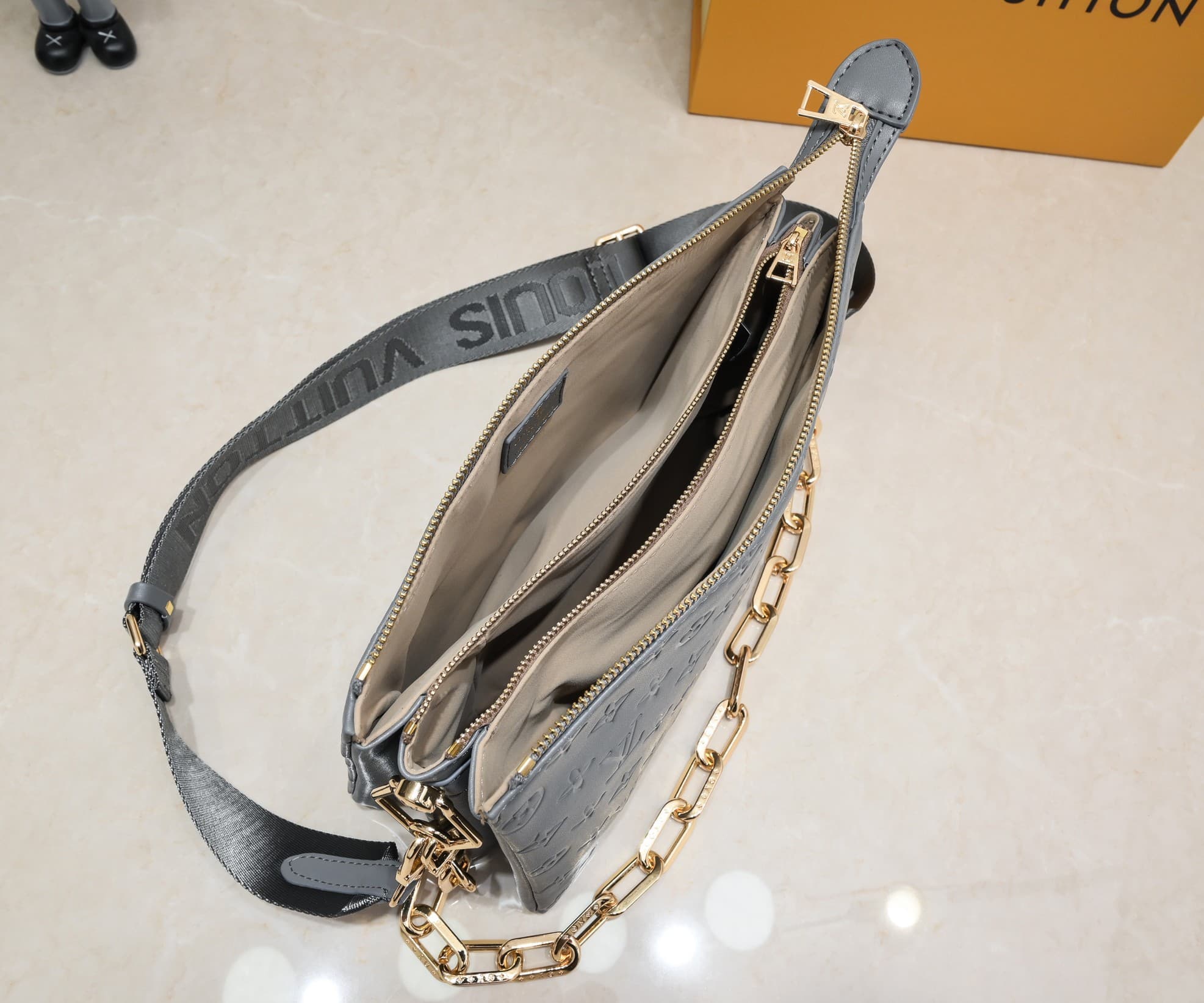 LV Bag M57913