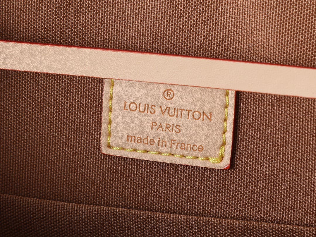 LV Bag M25085