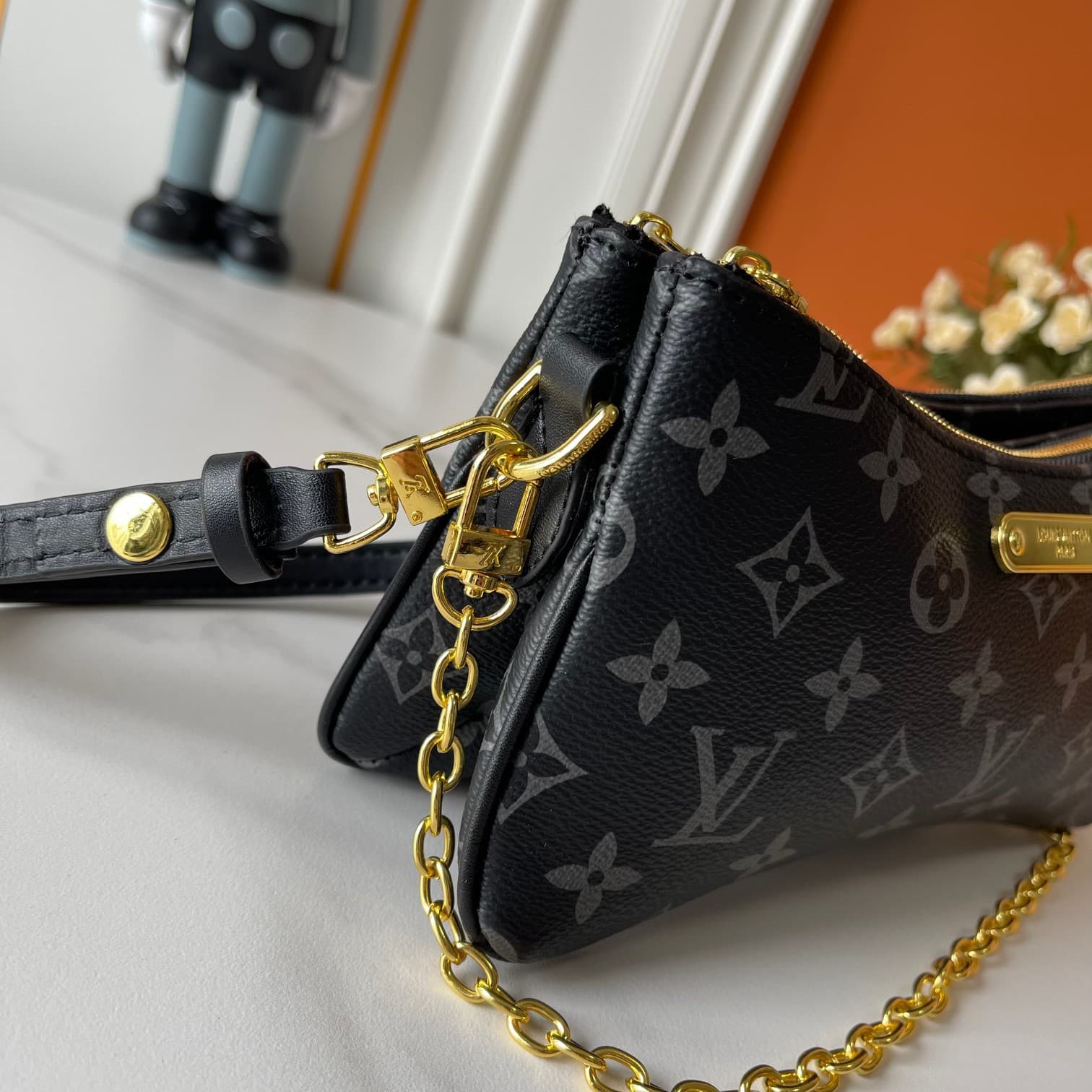 LV Bag M83008