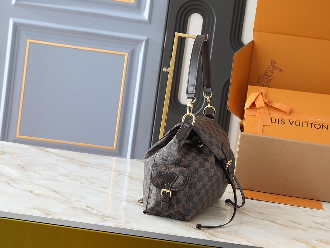 LV Bag M25085