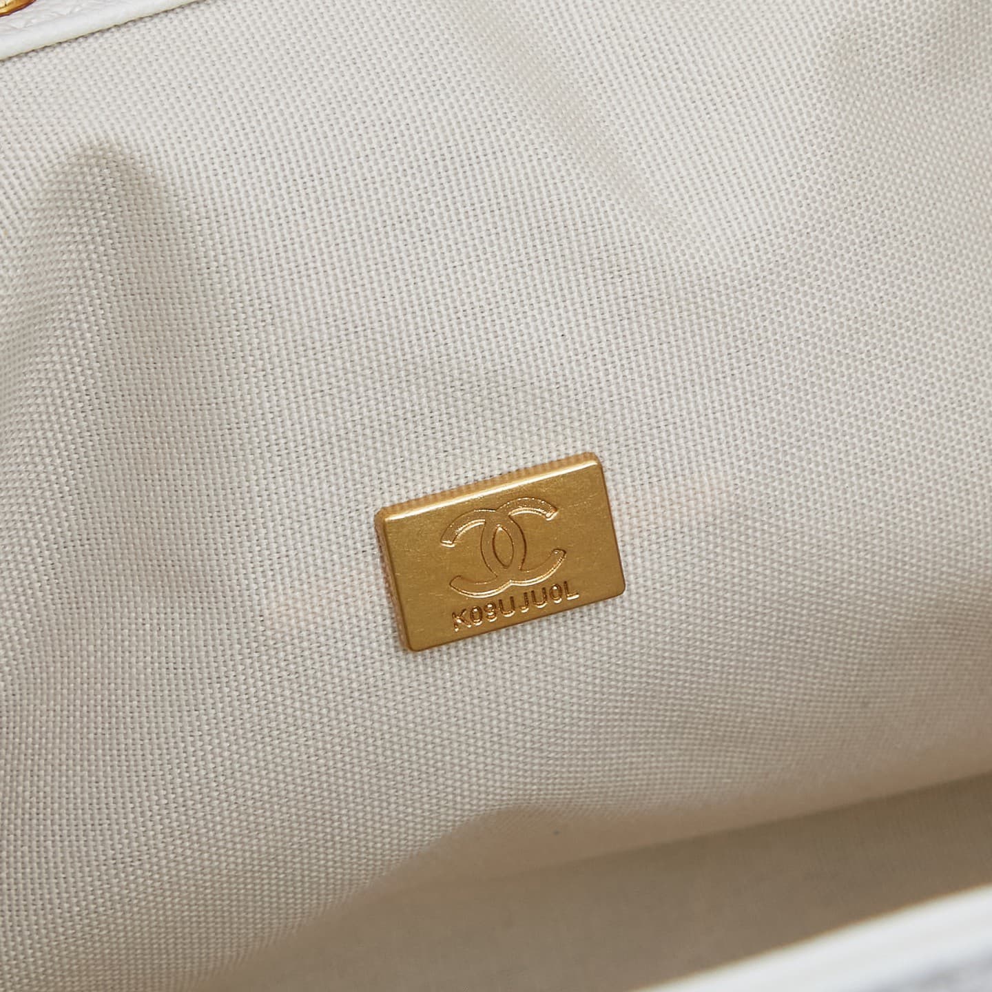 Chanel 25 Bag M9668