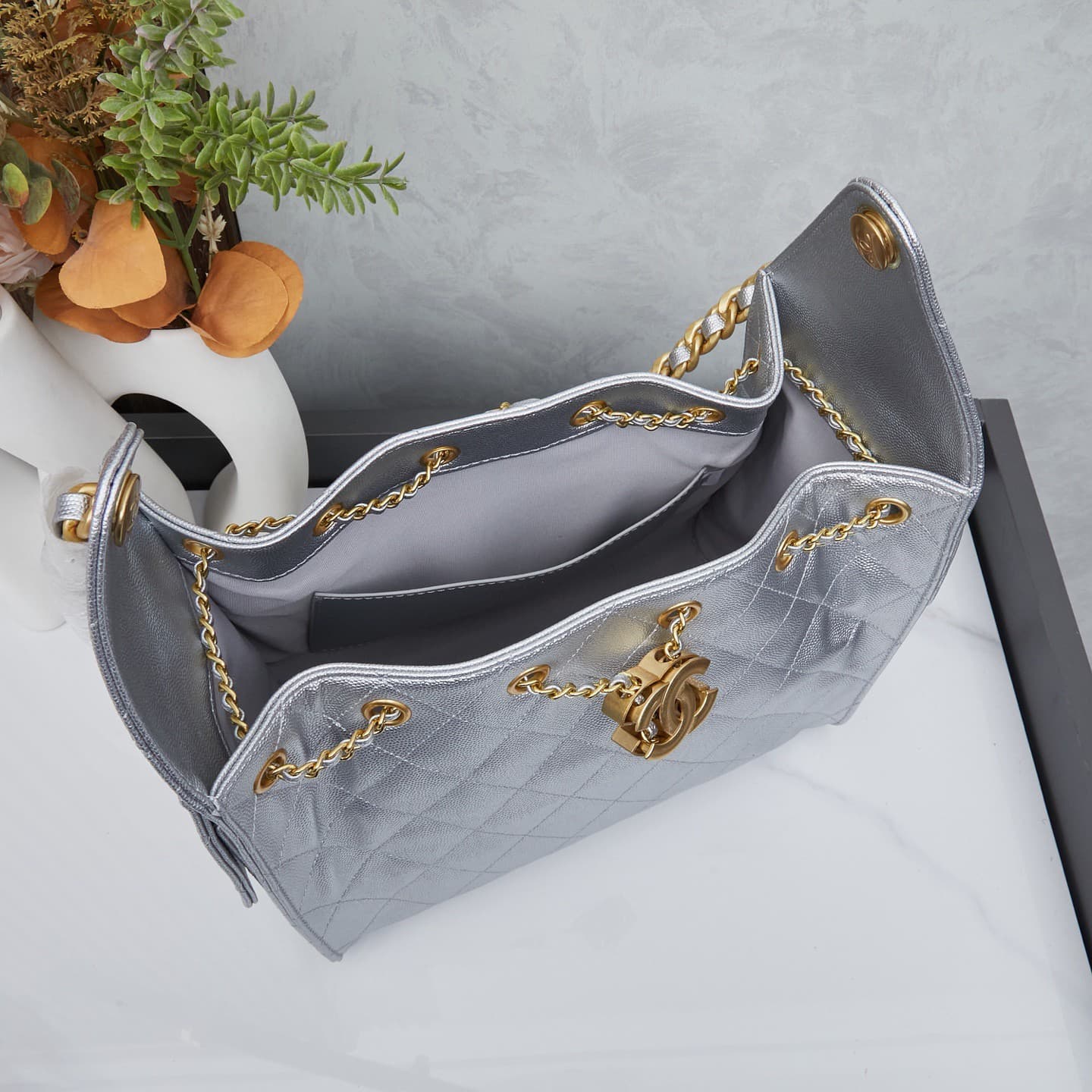 Chanel 25 Bag M9668