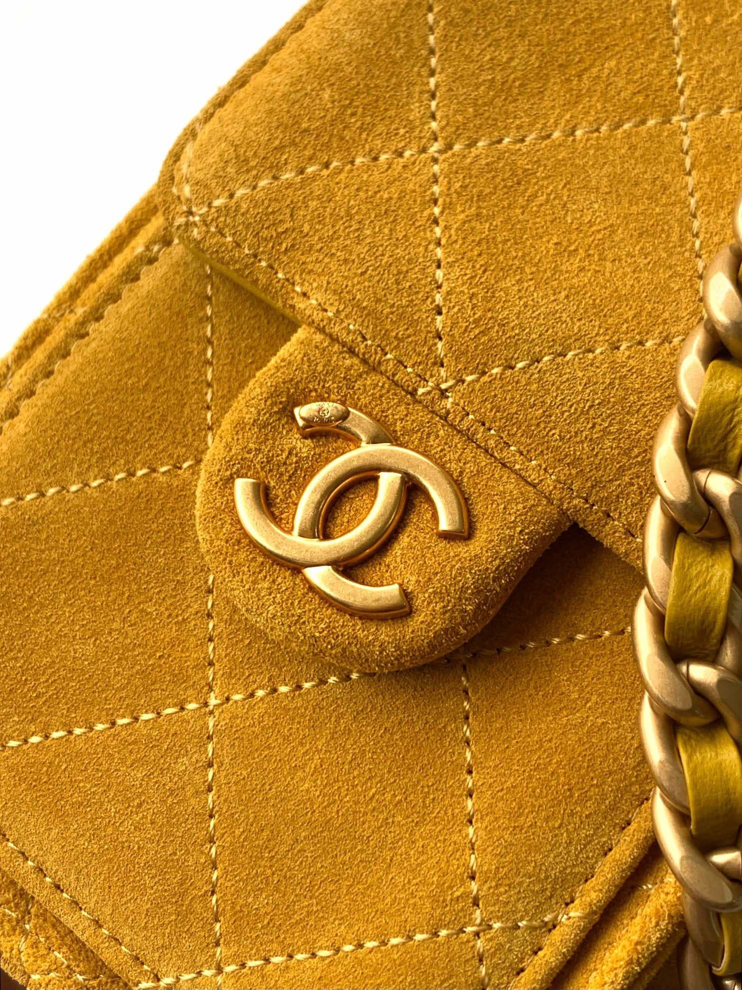 Chanel 25 Bag AS5631