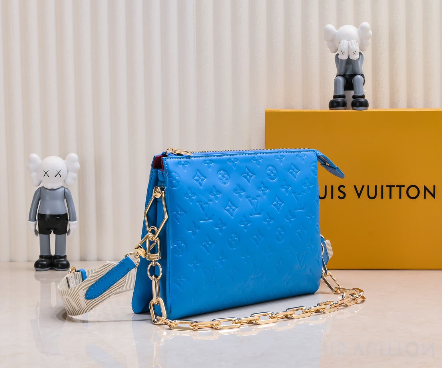 LV Bag M58699