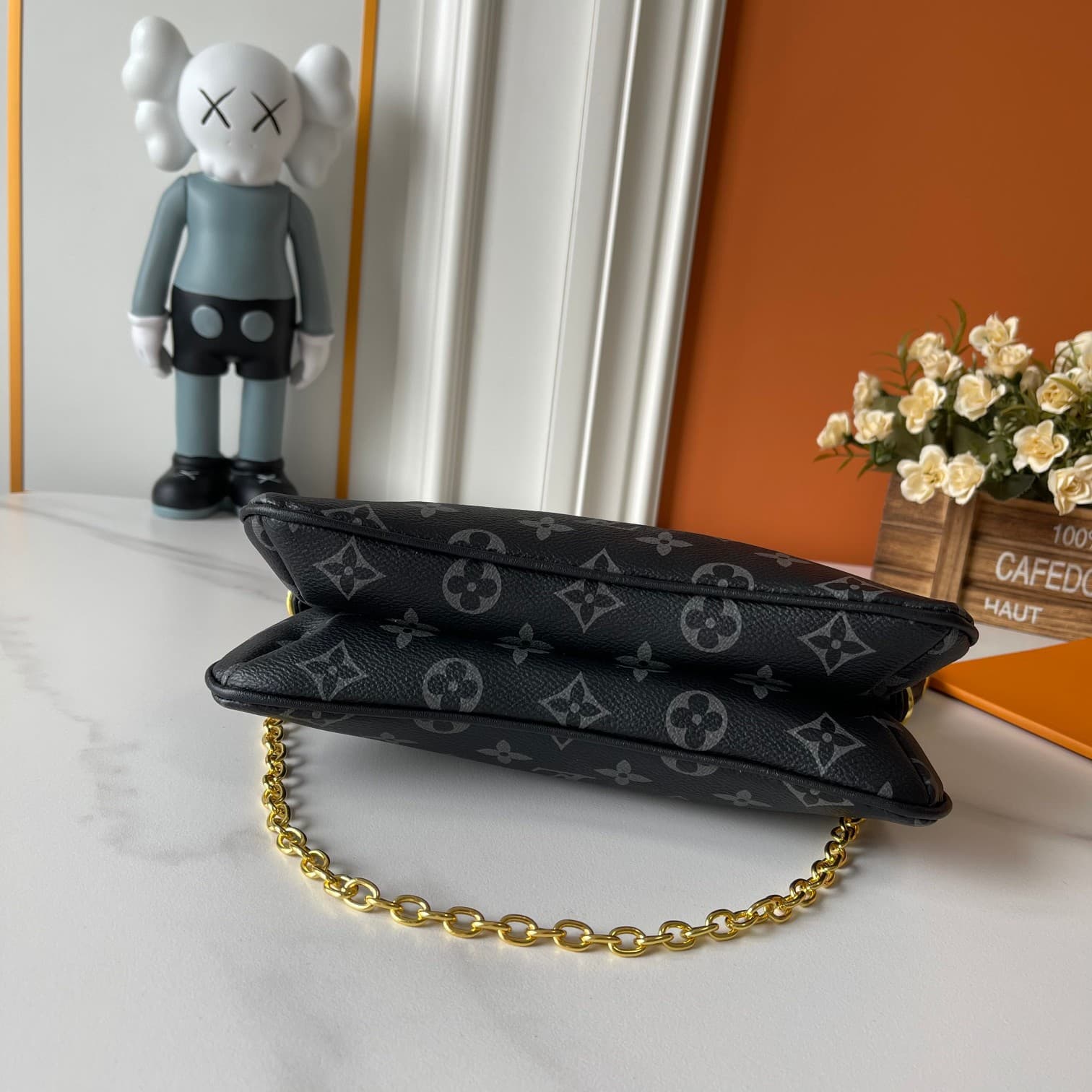 LV Bag M83008