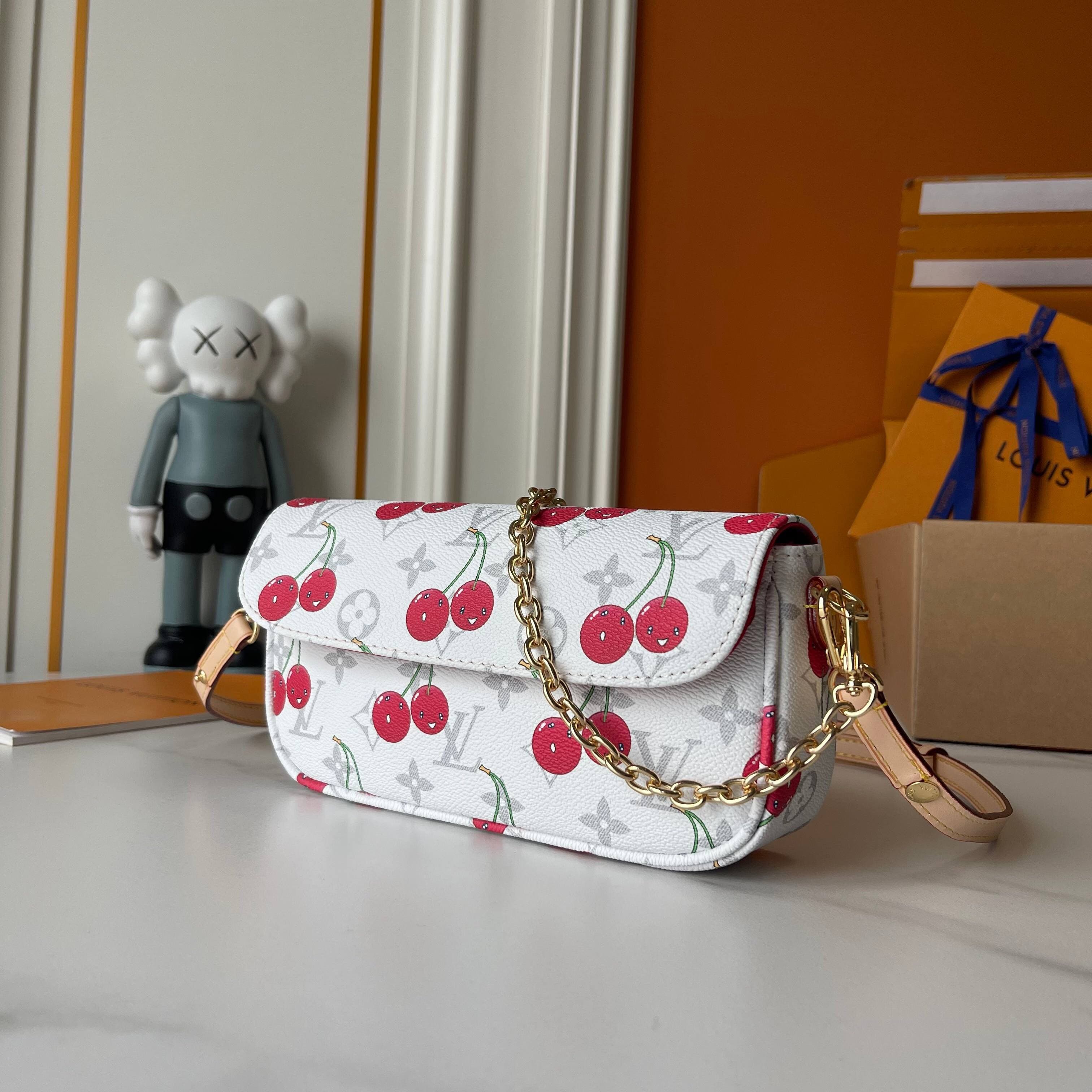 LV Bag M11299