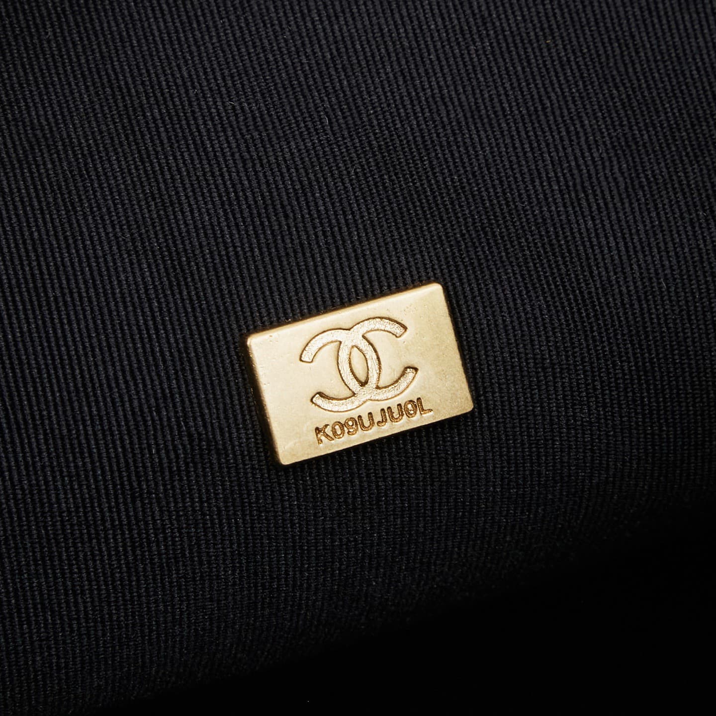 Chanel 25 Bag M9668