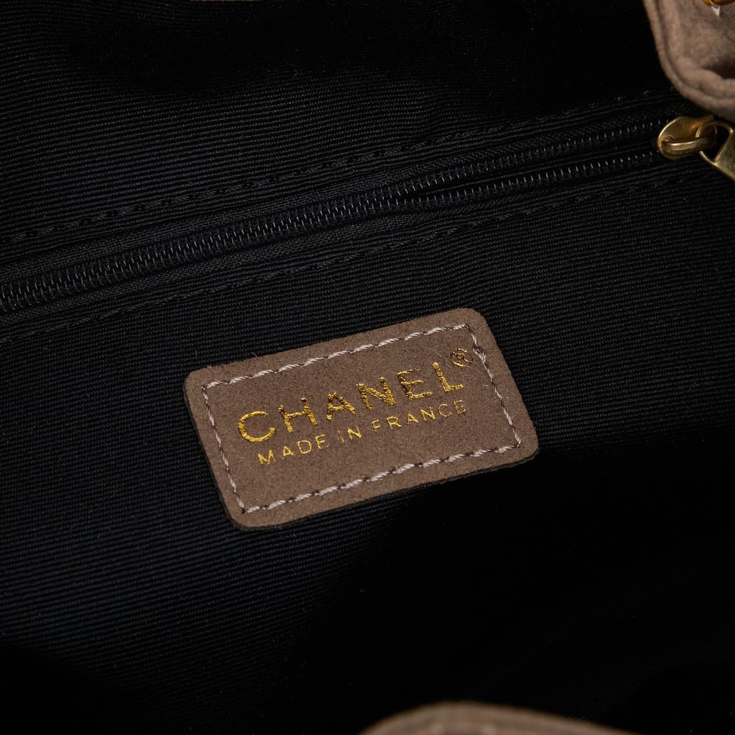 Chanel 25 Bag M9668
