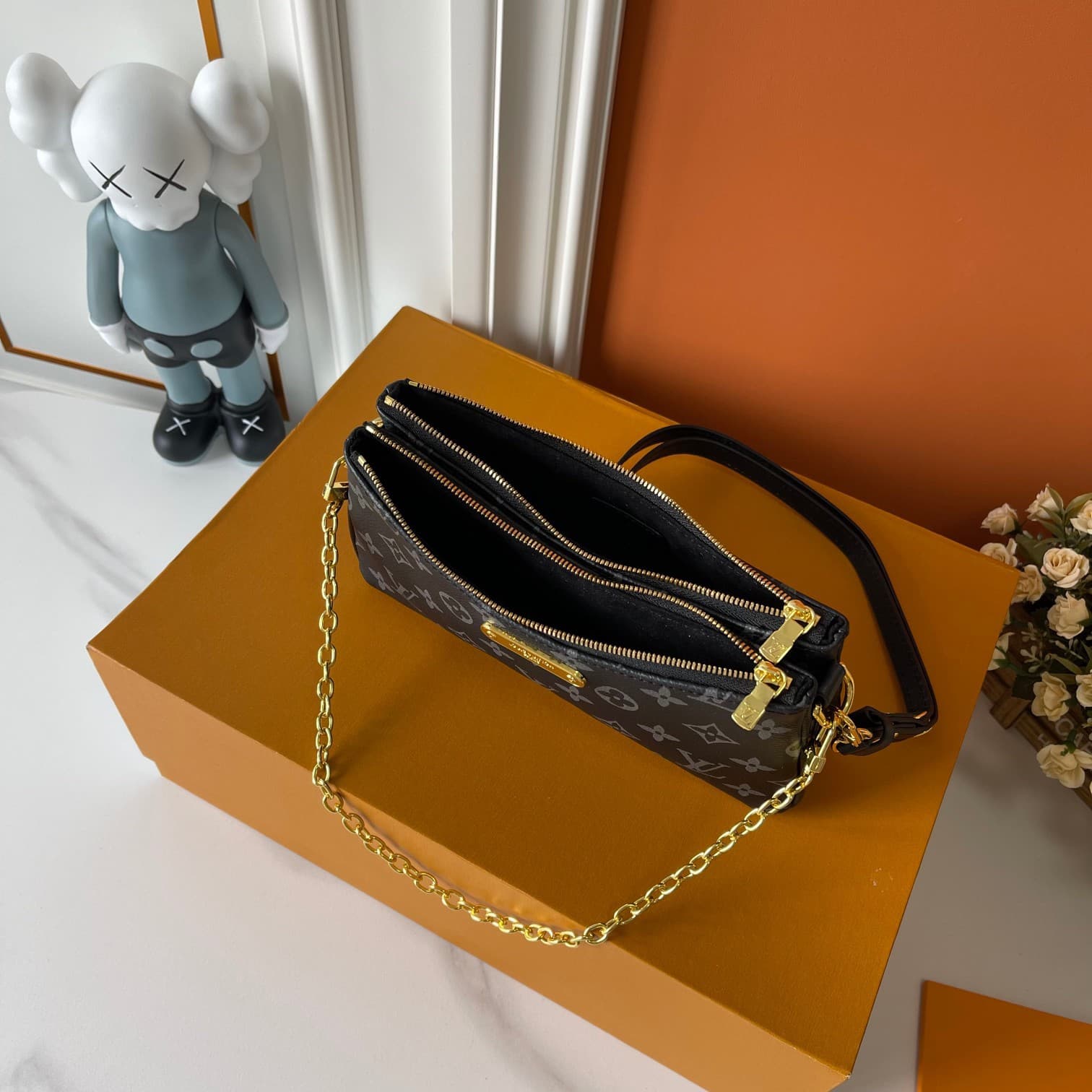 LV Bag M83008