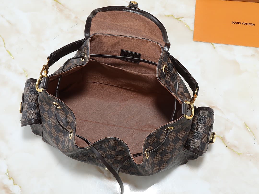LV Bag M25085
