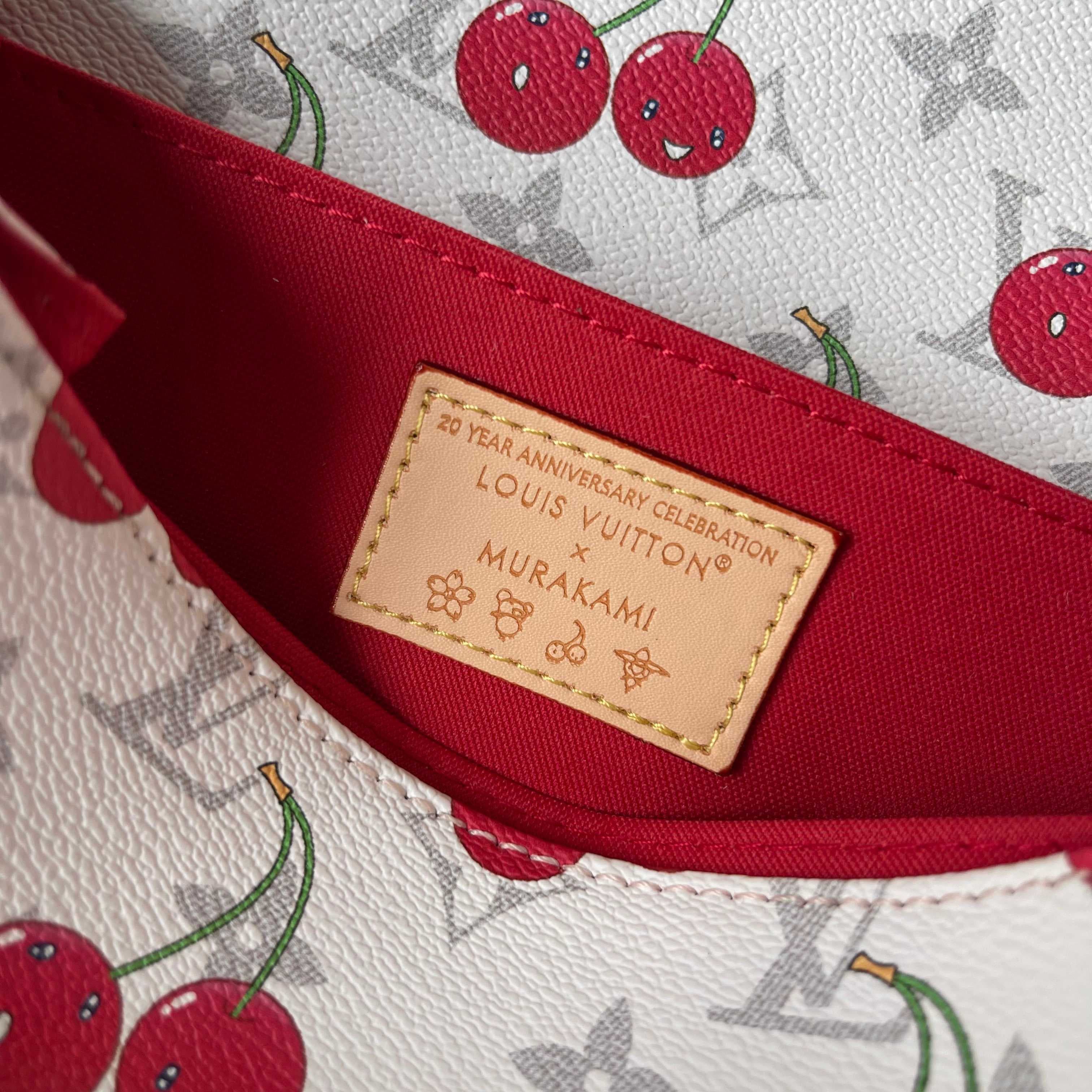LV Bag M14231