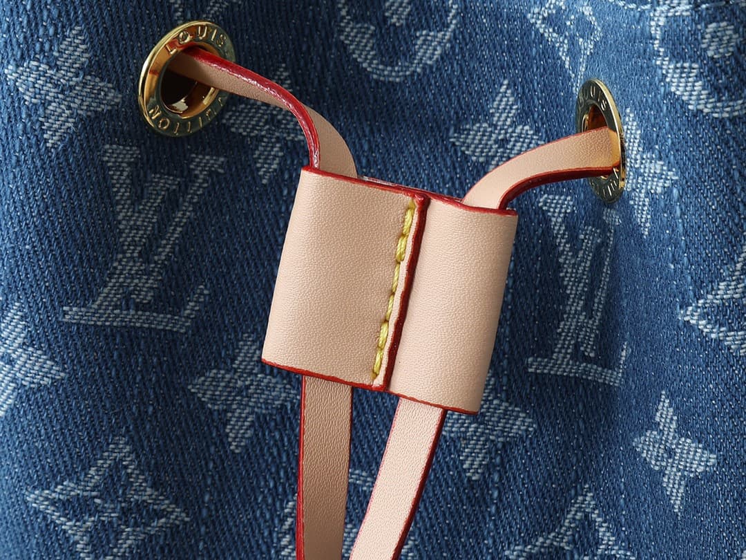 LV Bag M25085