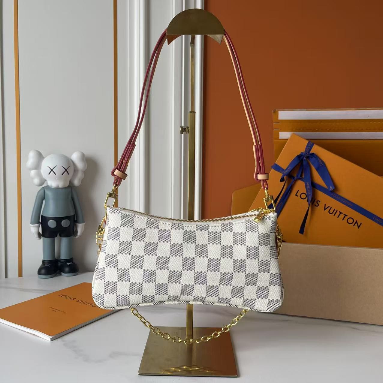 LV Bag M83008