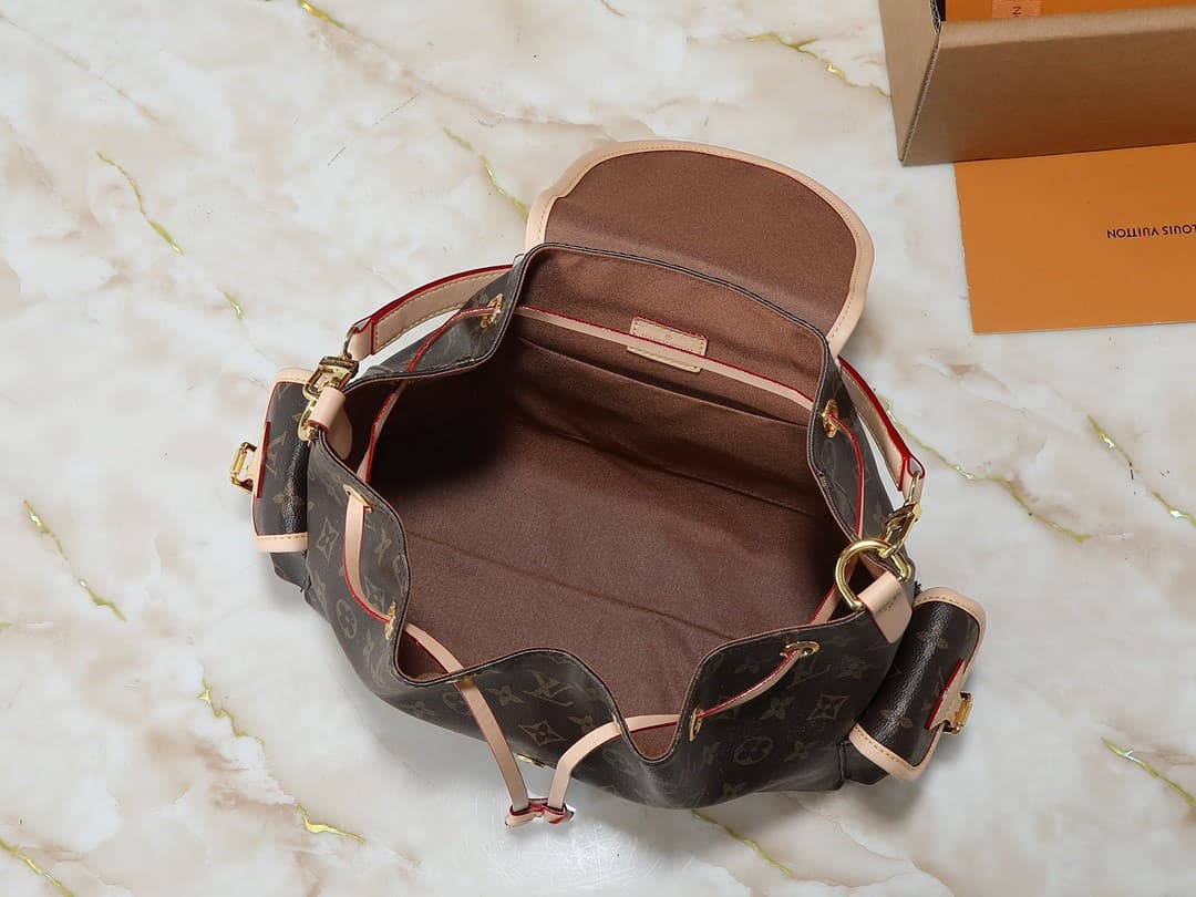 LV Bag M25085