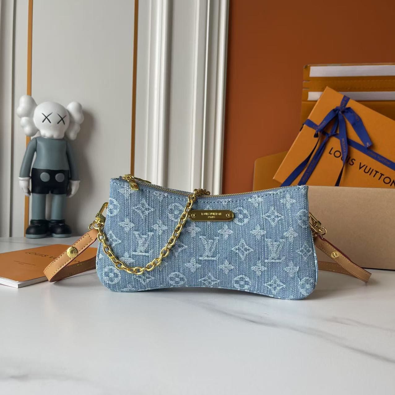 LV Bag M83008