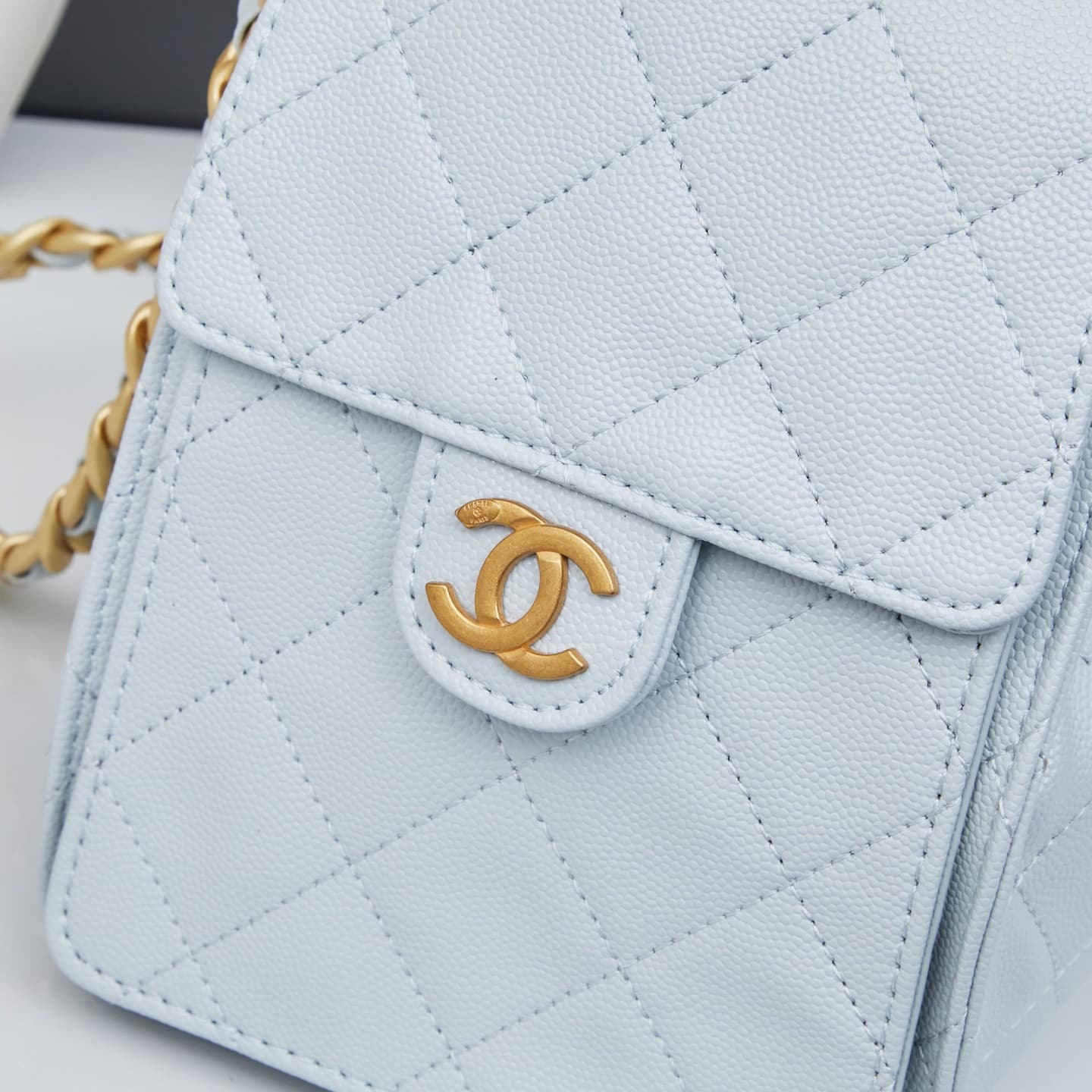 Chanel 25 Bag M9668