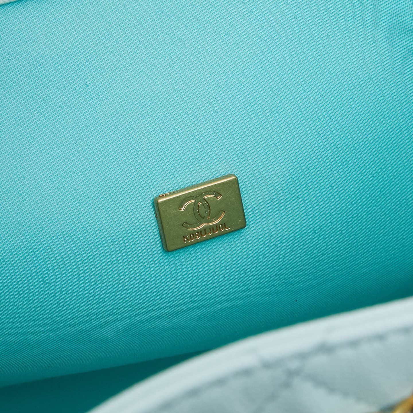 Chanel 25 Bag M9668