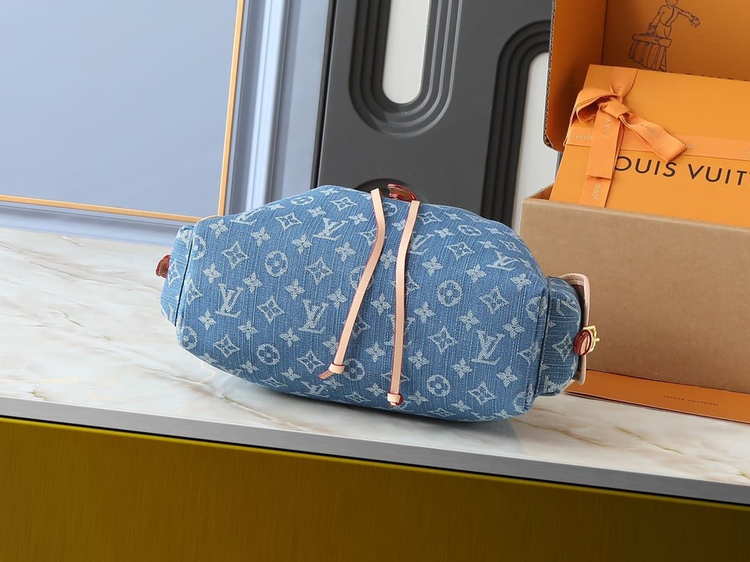 LV Bag M25085
