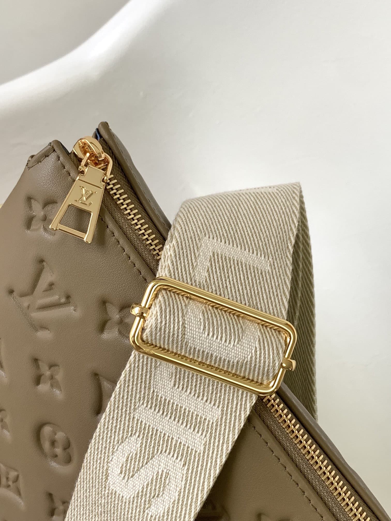 LV Bag M59277
