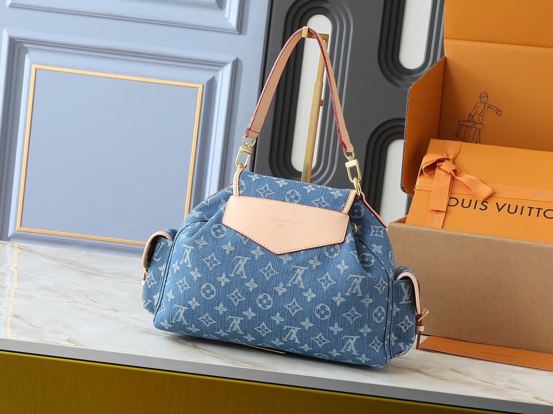 LV Bag M25085