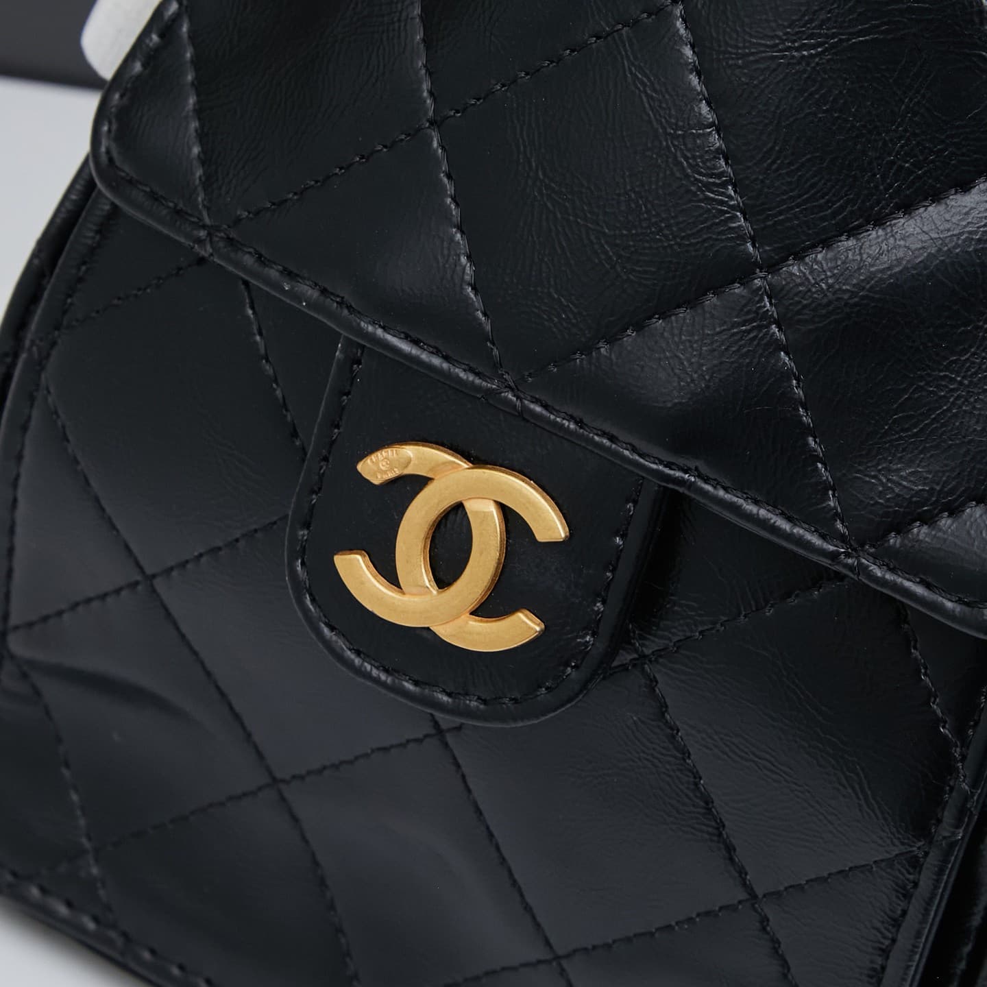 Chanel 25 Bag M9668
