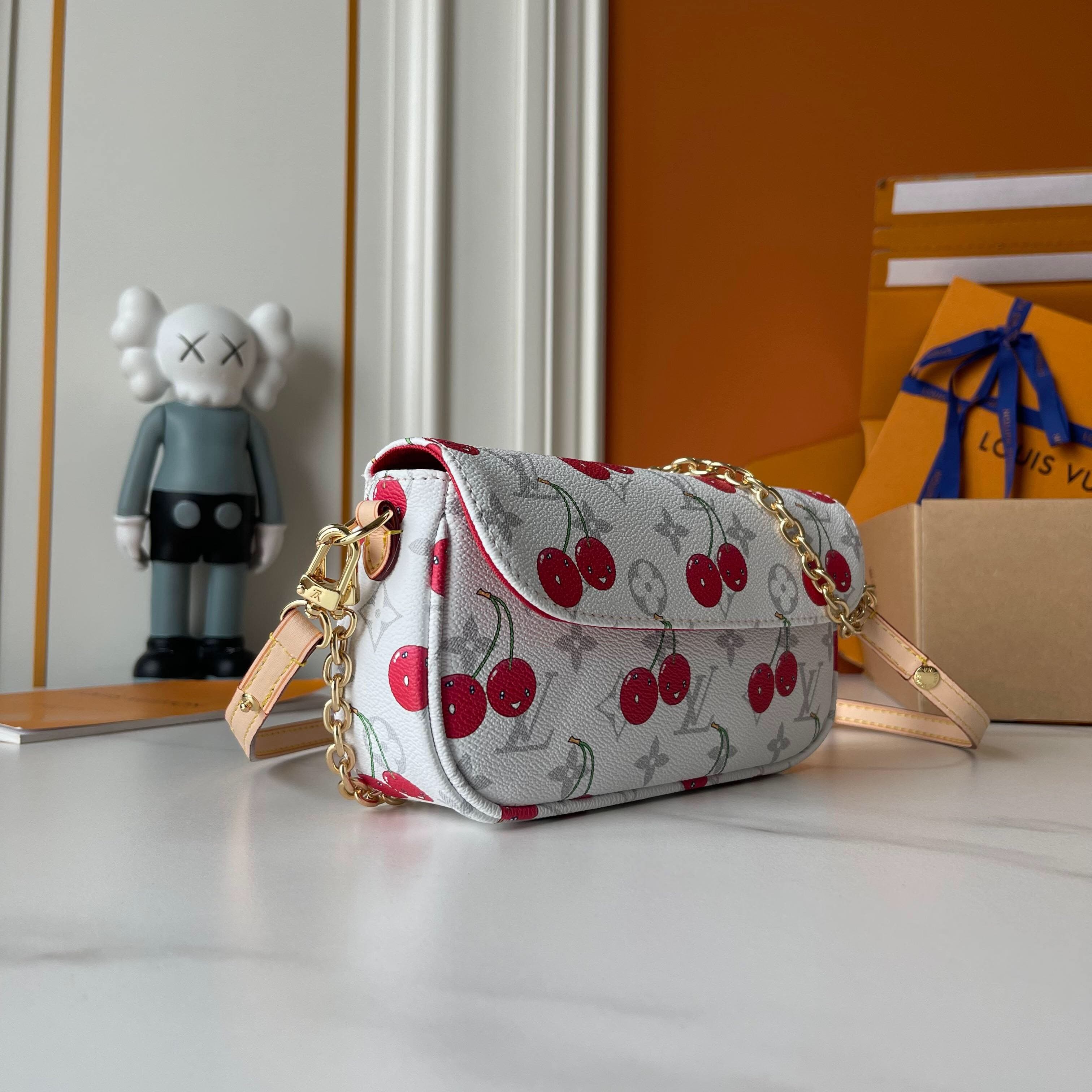 LV Bag M11299