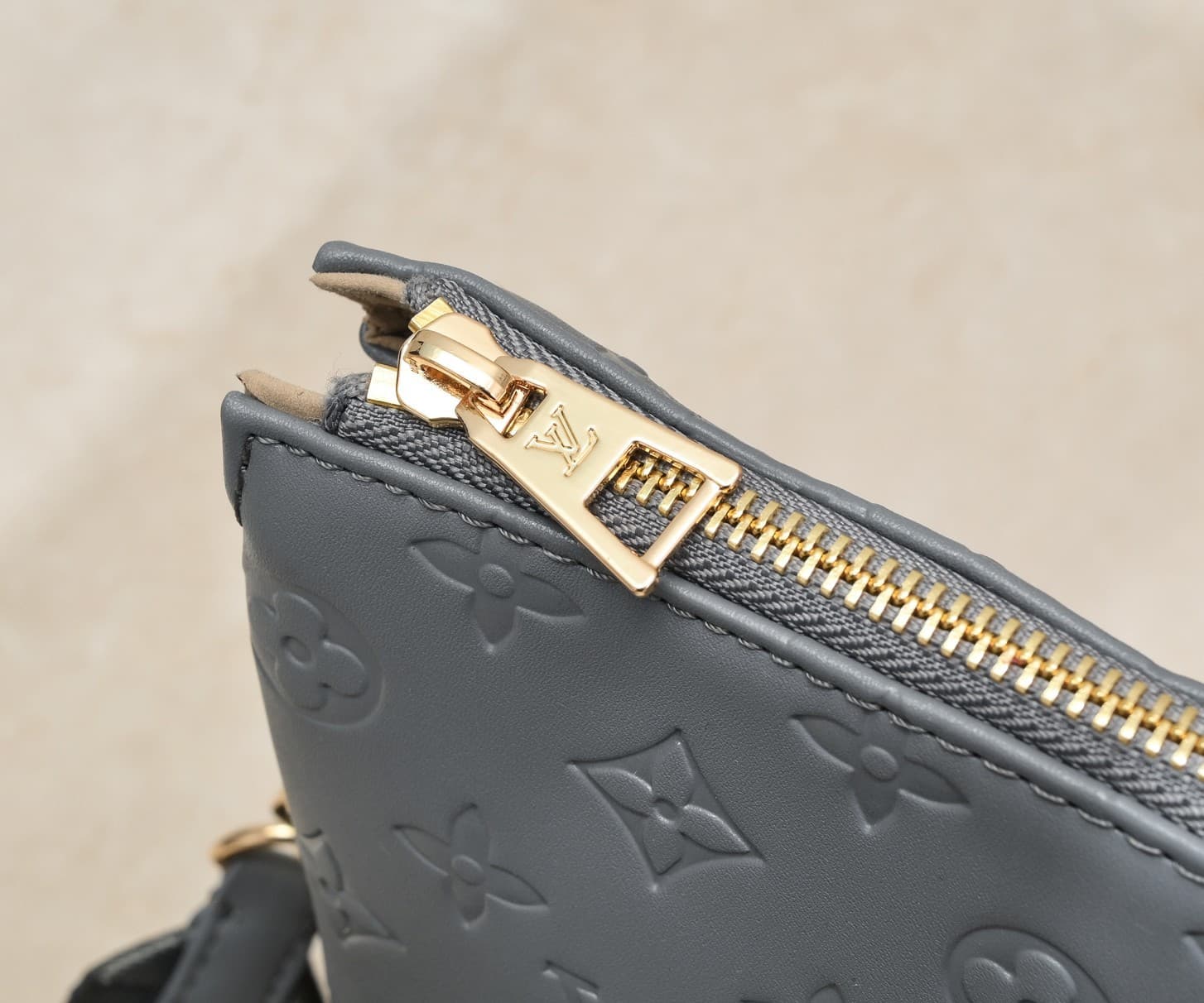 LV Bag M57913