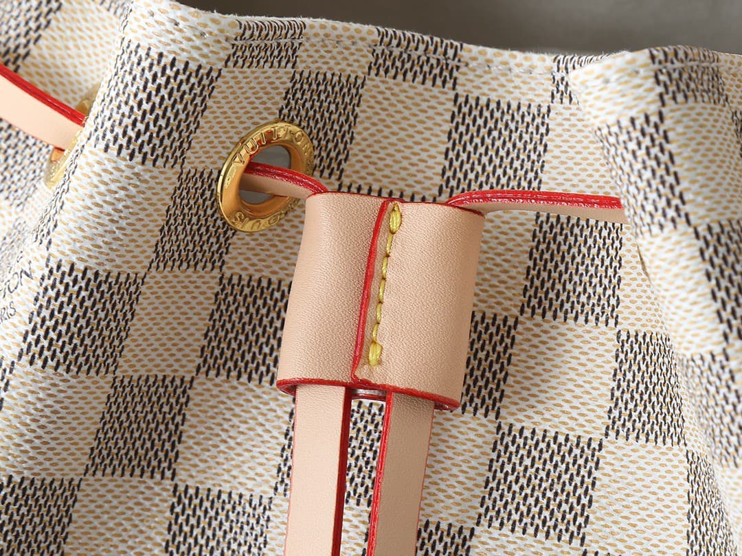 LV Bag M25085