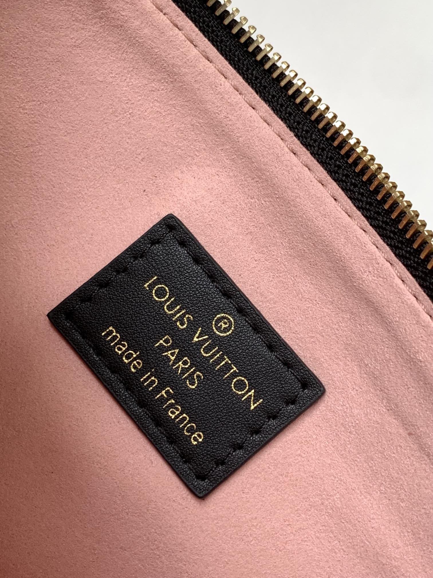 LV Bag M21260