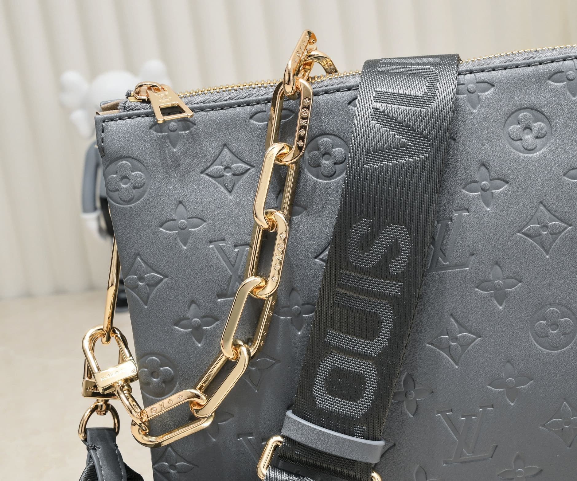 LV Bag M57913