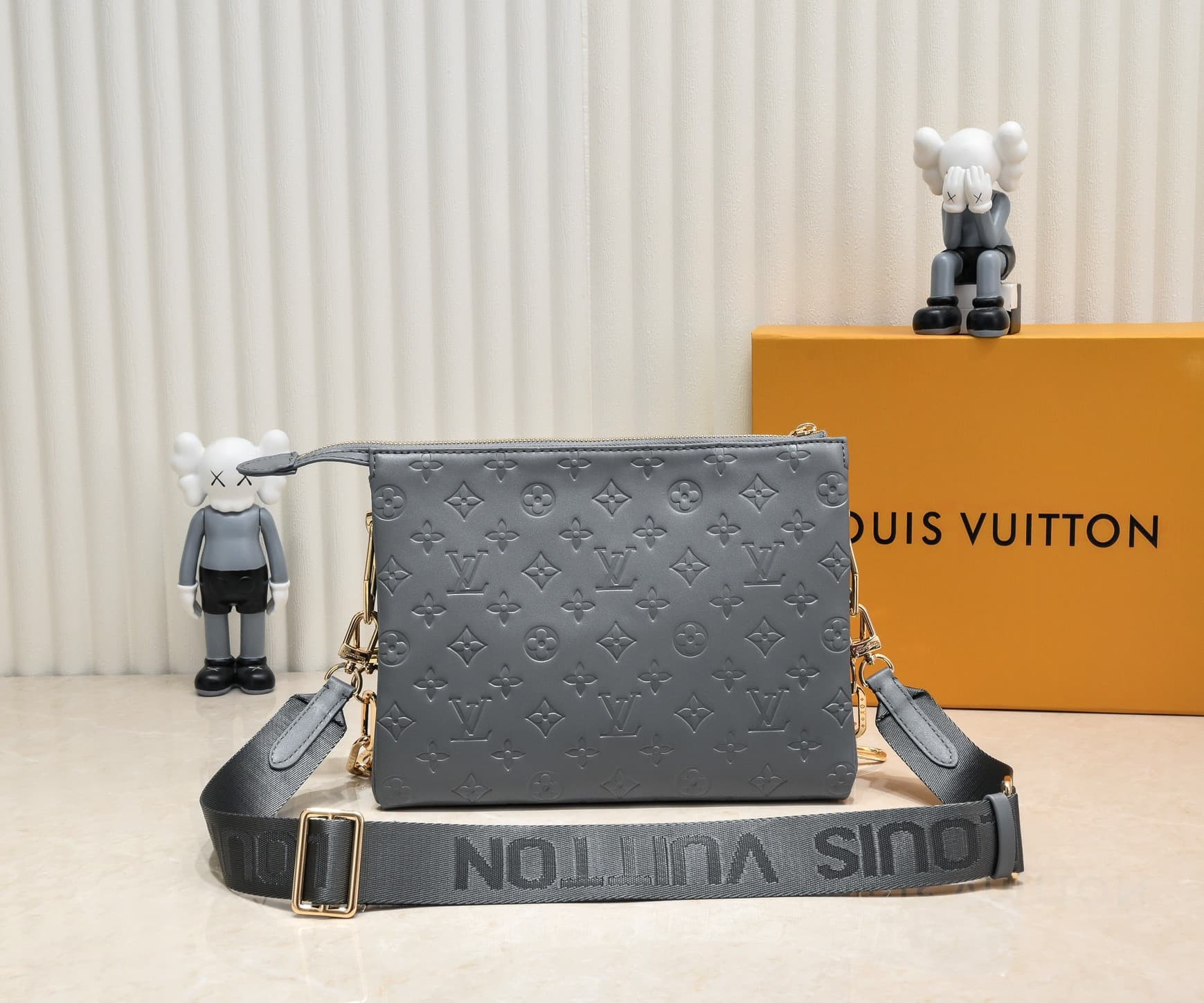 LV Bag M57913