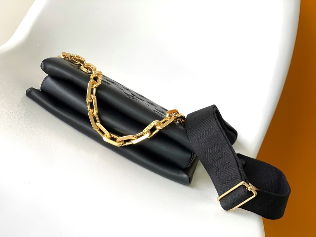 LV Bag M21260