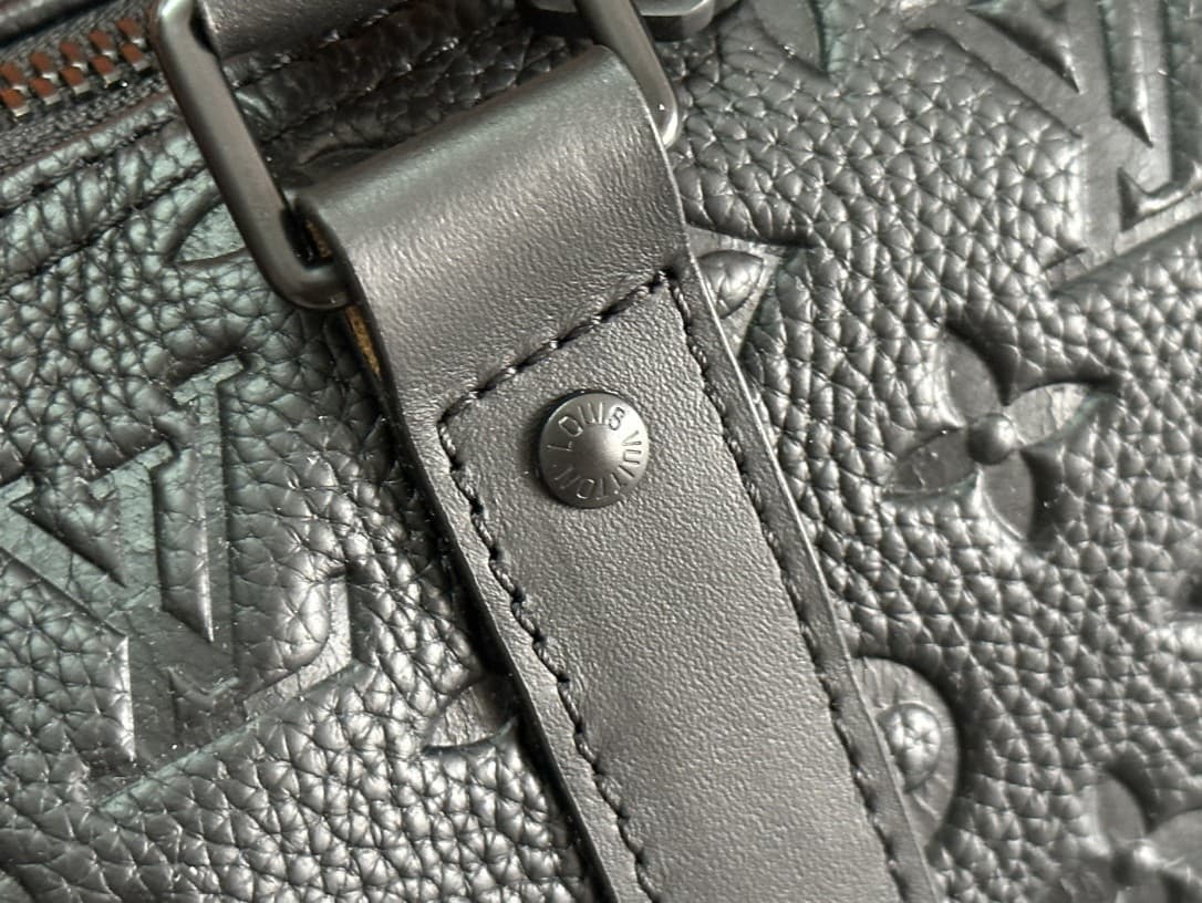 LV Bag M22765