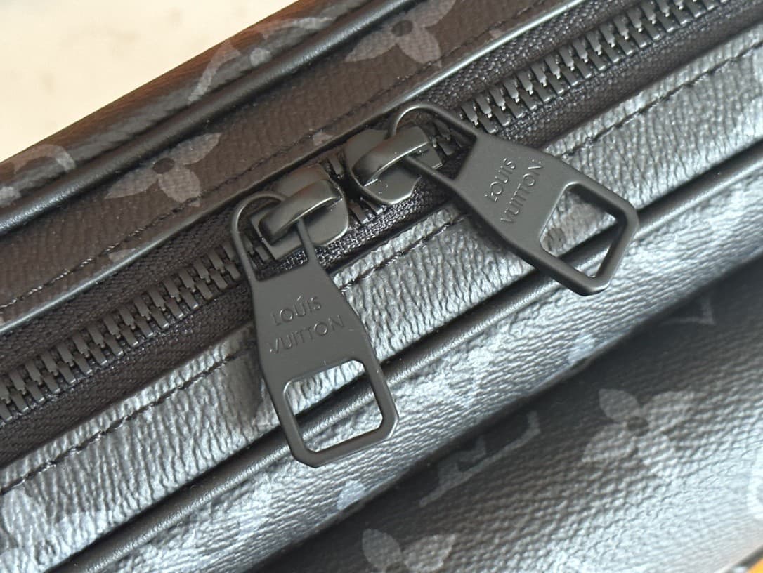LV Bag M46795