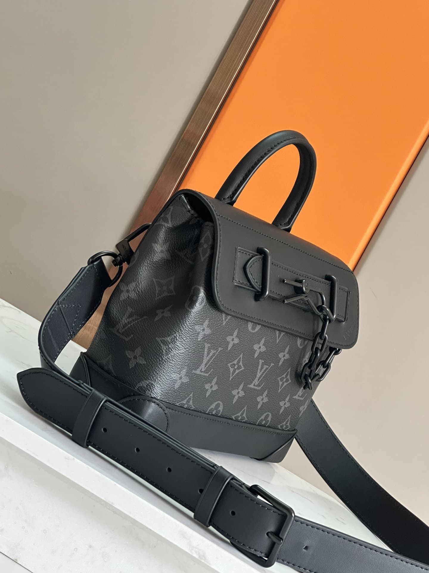 LV Bag M46953