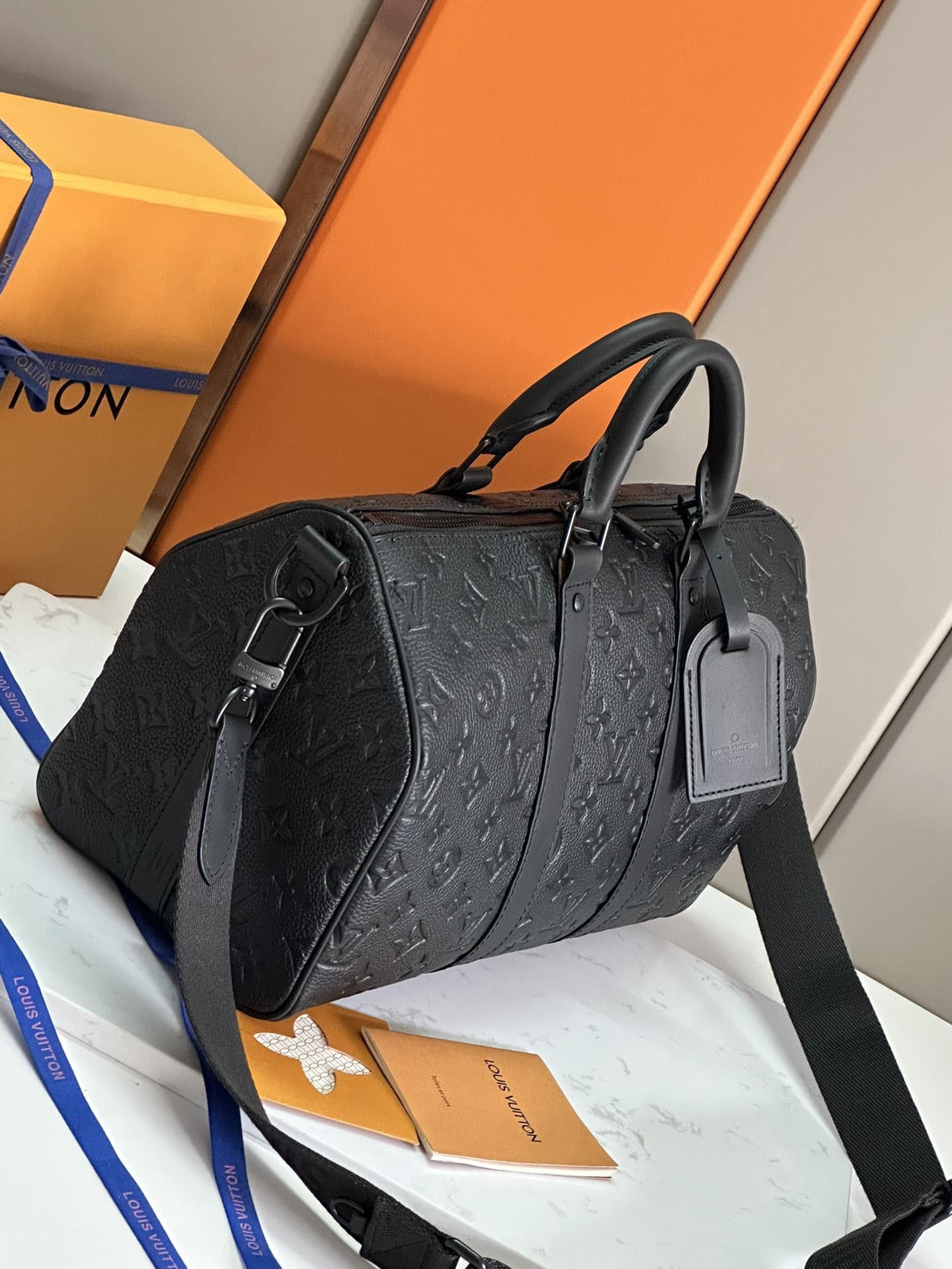 LV Bag M22765