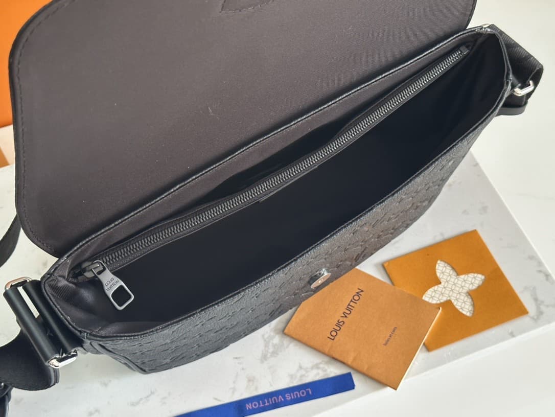 LV Bag M46685