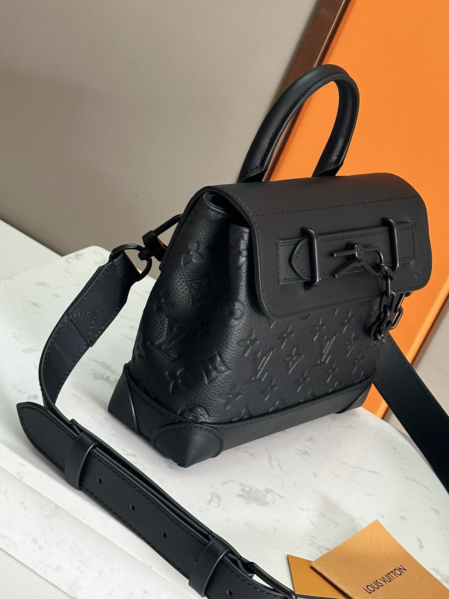 LV Bag M24436