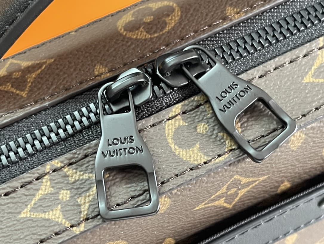 LV Bag M45935